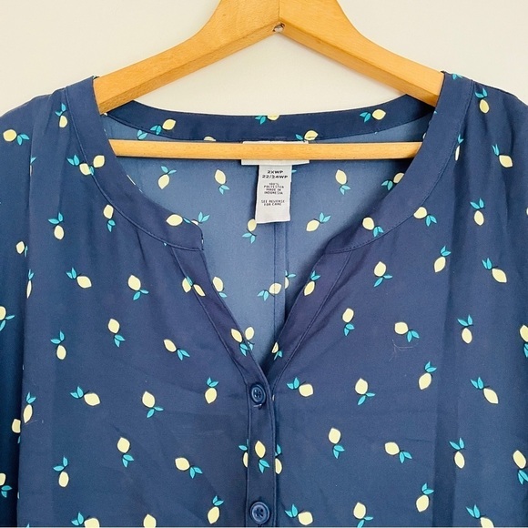 Catherine’s Lemon Print Navy Blue Button Up Top 2X Petite 22W 24W - Picture 3 of 7